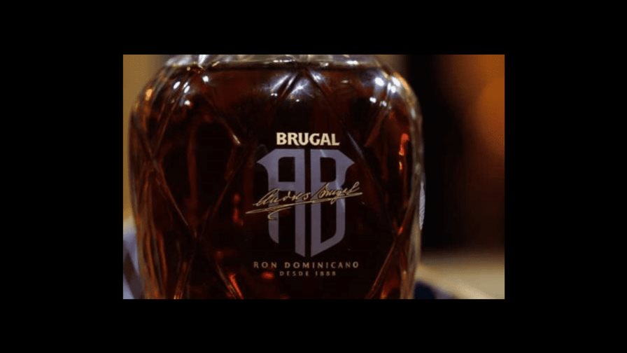 Brugal lanza ron de 2,800 dólares la botella Brugal lanza ron de 2,800 dólares la botella