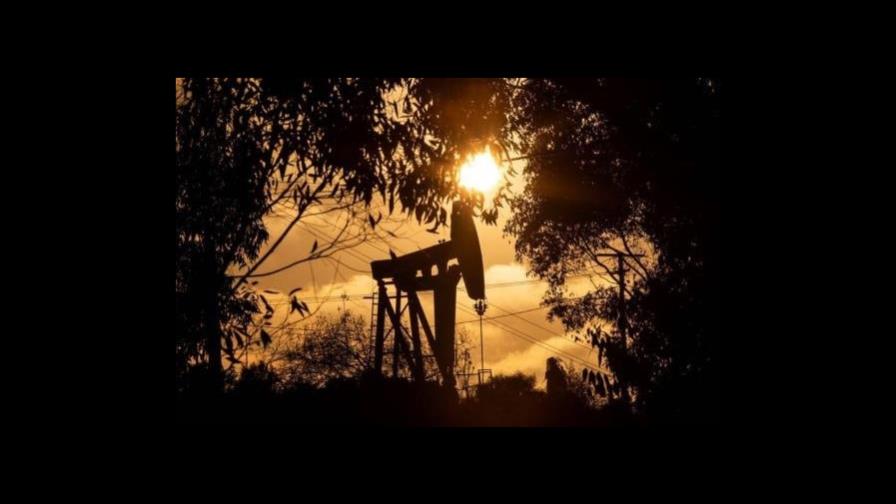 El petróleo de Texas abre con pérdida del 3.69 % y se sitúa a 78.63 dólares el barril