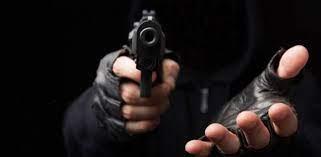 Encapuchados asaltan planta de gas en Moca; les quitan hasta los celulares a los clientes