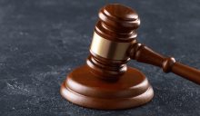 La mató frente a sus hijos tras denunciarlo por abuso infantil; fue condenado a 15 años