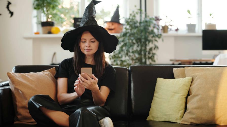 Witchtok: la brujería arrasa en las redes sociales