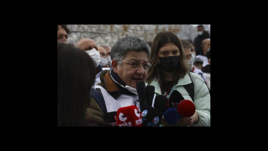 Turquía arresta a médica por pedir investigar al ejército Turquía arresta a médica por pedir investigar al ejército