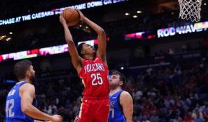 Murphy guía a diezmados Pelicans a triunfo ante Mavs