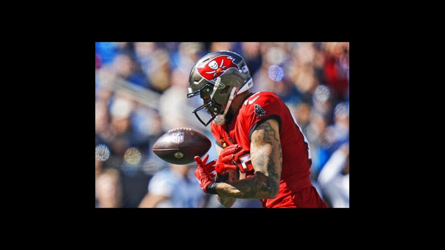 NFL niega que árbitros hayan pedido autógrafo a Evans