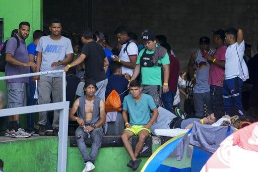 Venezolanos en Panamá buscan volver a su país tras pasar selva