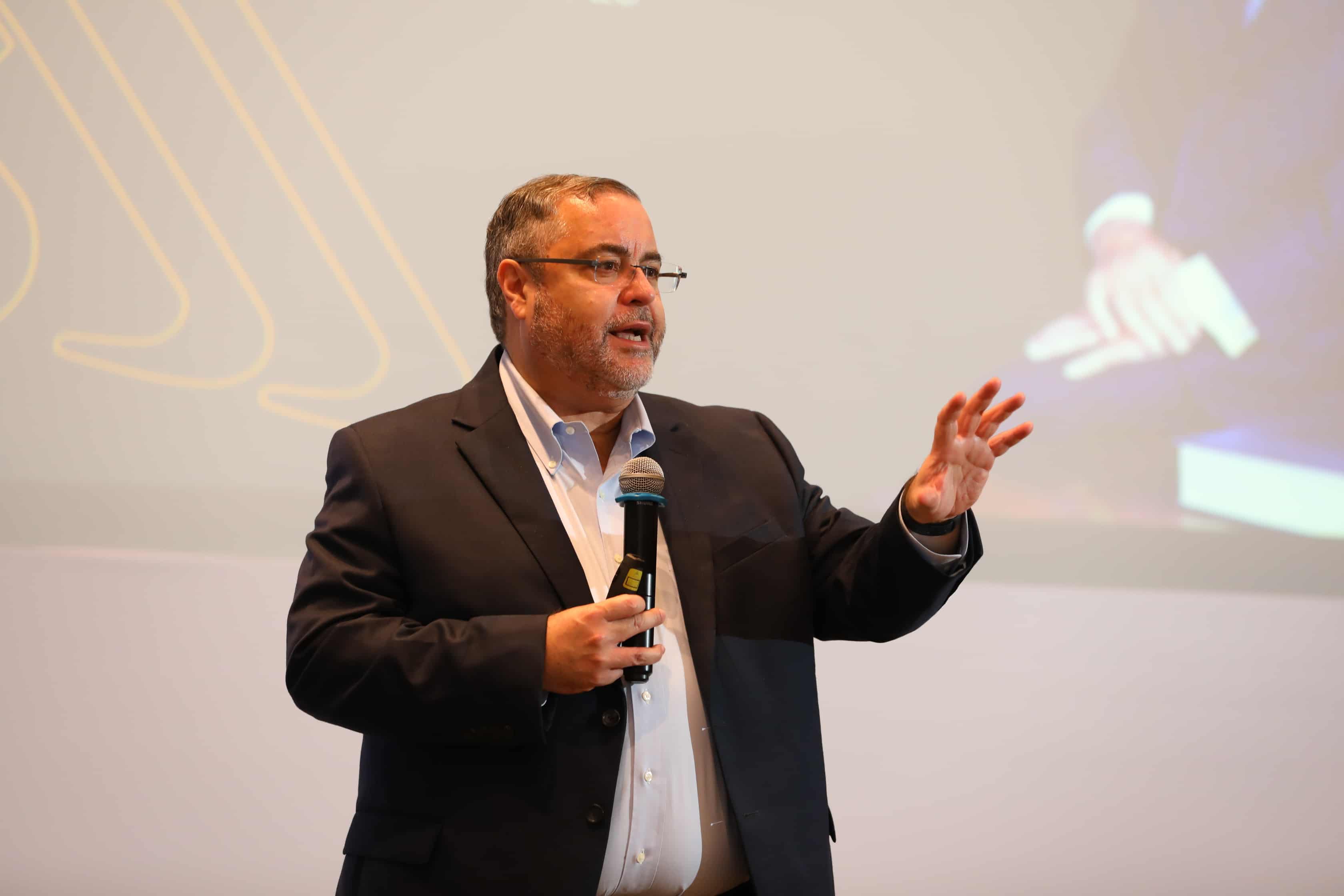 José G. Campos, director senior Asuntos Corporativos y Sostenibilidad CMI.