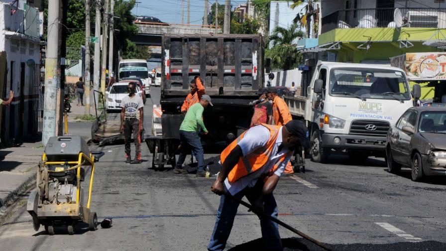 Gobierno anuncia inversión de RD$190 millones en construcción de aceras y contenes en La Romana Gobierno anuncia inversión de RD$190 millones en construcción de aceras y contenes en La Romana