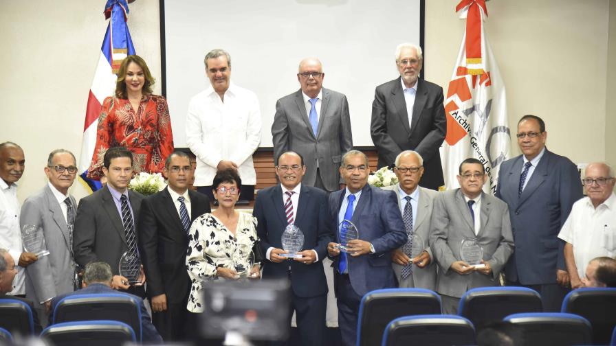 Presidente Luis Abinader inaugura Feria del Libro de Historia Dominicana