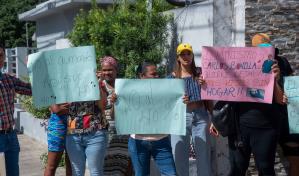 Adquirientes de apartamentos protestan por alzas de constructora