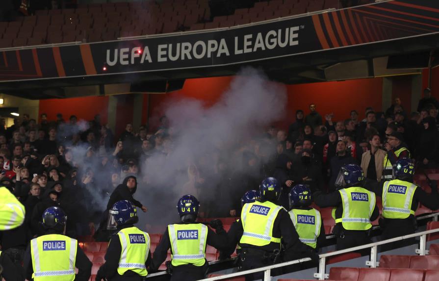 UEFA sanciona a PSV por conducta de aficionados ante Arsenal