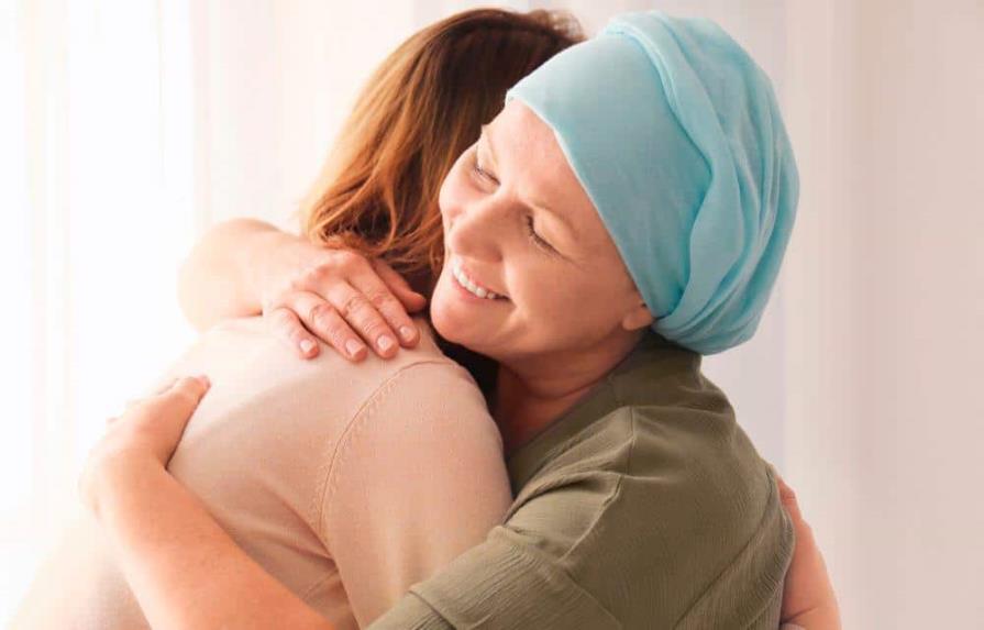 La importancia de abordar la salud mental en personas con cáncer de mama