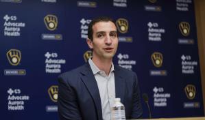 Renuncia presidente de operaciones deportivas de Cerveceros