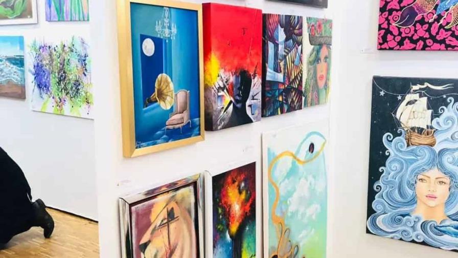 Colectivo lleva pinturas de RD por primera vez al Louvre en París Colectivo lleva pinturas de RD por primera vez al Louvre en París