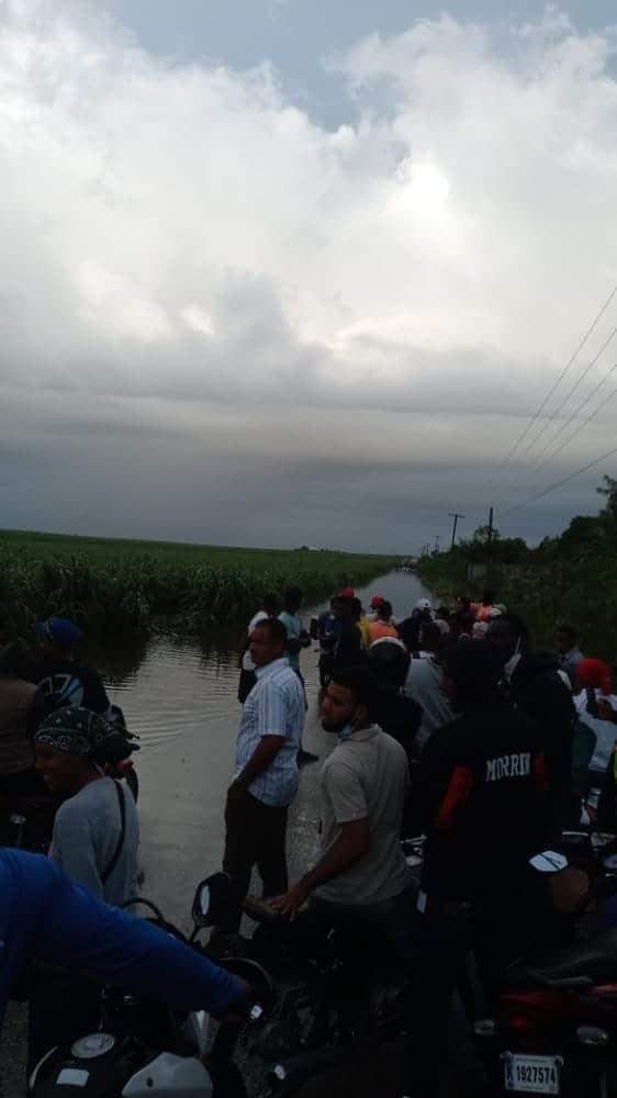 Al menos nueve localidades incomunicadas por crecida de río en San Pedro de Macorís