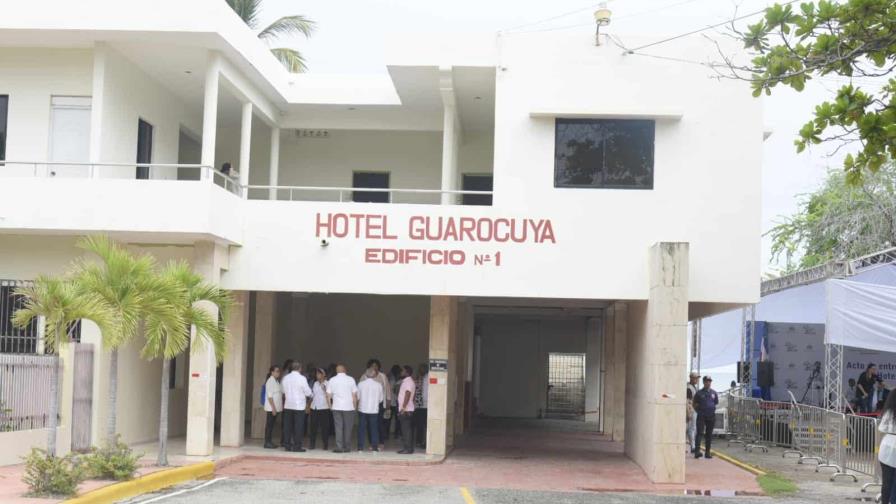 Abinader entrega al Infotep administración del hotel Guarocuya en Barahona