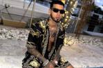 Anuel presume su nuevo vehículo de lujo: un tanque civil blindado Anuel presume su nuevo vehículo de lujo: un tanque civil blindado