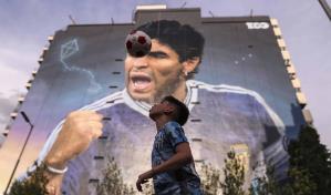 VIDEO | La figura de Maradona aparece en altares, santuarios populares y pinturas callejeras