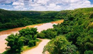 Hombre muere ahogado cuando trataba de cruzar río en La Romana Hombre muere ahogado cuando trataba de cruzar río en La Romana