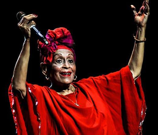 La cubana Omara Portuondo, la novia del feeling, festeja sus 92 años