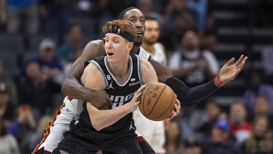 VIDEO | Kings superan al Heat; ganan por primera vez en la temporada