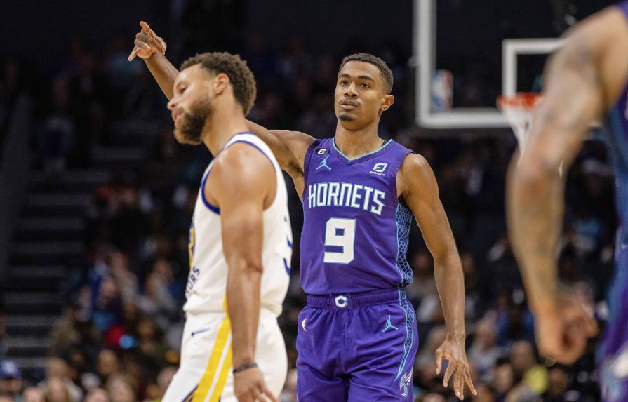 VIDEO | Hornets arruinan de nuevo regreso de Curry a casa