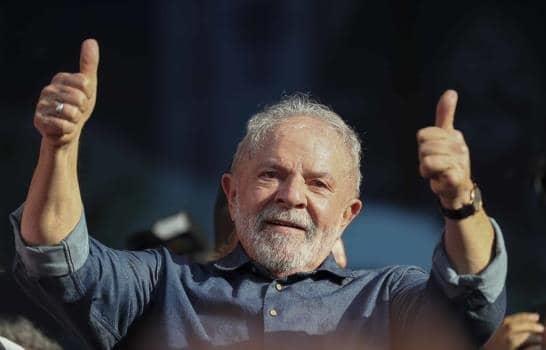 Biden conversa con Lula y elogia fortaleza de instituciones democráticas de Brasil
