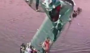 La India continúa el rescate tras colapso de un puente con más de 60 muertos