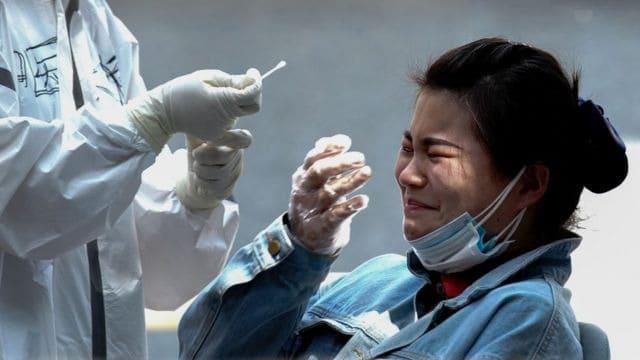 China notifica 4,010 nuevos casos de covid y un fallecido por la enfermedad