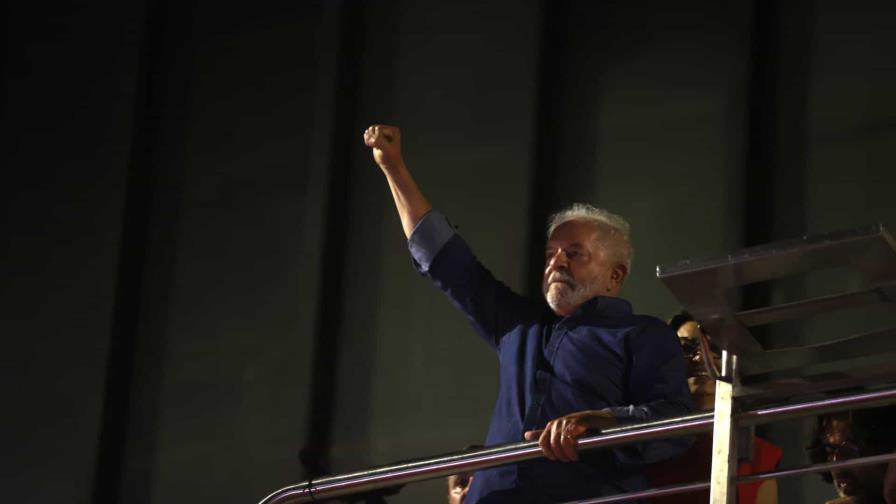 Lula vuelve al poder en Brasil derrotando a un Bolsonaro que guarda silencio