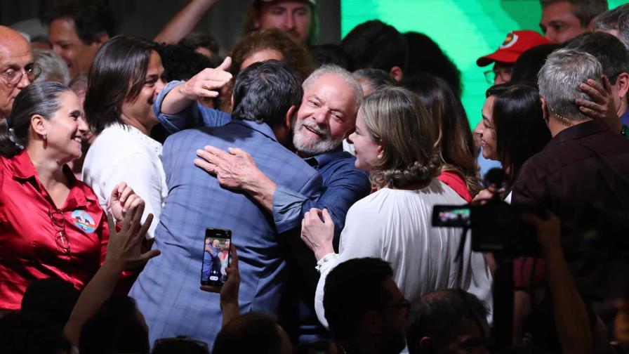 Justicia electoral felicita a Lula y no ve riesgo de que Bolsonaro desconozca