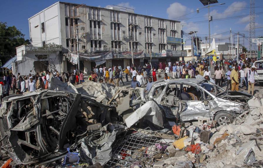 Suben a 120 los muertos por el doble atentado yihadista en Somalia