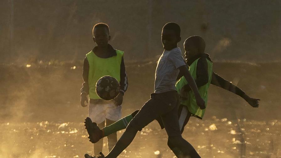 Un proyecto importante de la FIFA con niños africanos