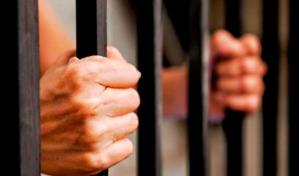 Arrestan a 2 por secuestro de una familia en California