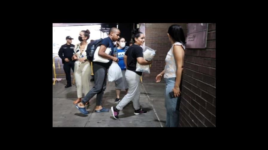 Nueva York ayuda a los migrantes hispanos a trasladarse a cualquier lugar de EE.UU.