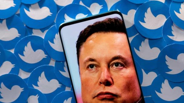 Trols inundan Twitter con insultos para probar a Musk, dice jefe de seguridad de la red
