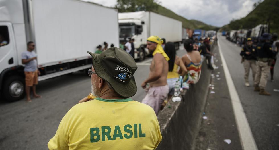 Camioneros que protestan por la victoria Lula mantienen 263 carreteras bloqueadas en Brasil