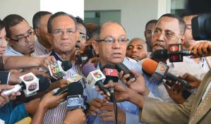 Pepe Abreu aconseja al Colegio Médico cambiar método de lucha con las ARS