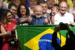 Lula vuelve a la presidencia tras derrotar por poco a Bolsonaro Lula vuelve a la presidencia tras derrotar por poco a Bolsonaro