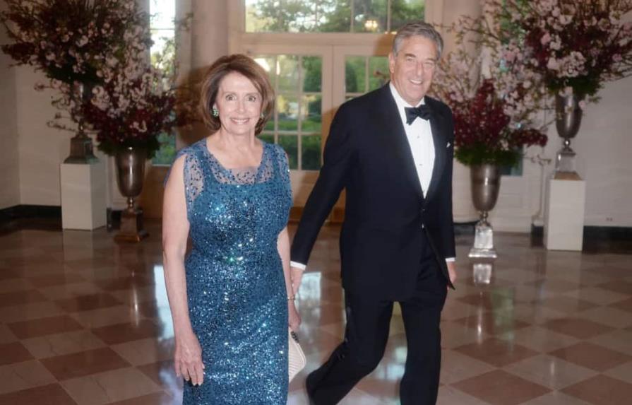 Pelosi dice que su esposo está estable y en proceso de recuperación