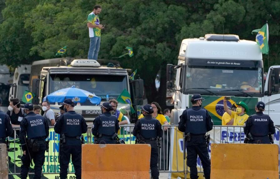 Presidente del Tribunal Electoral ordena el despeje de las vías en Brasil