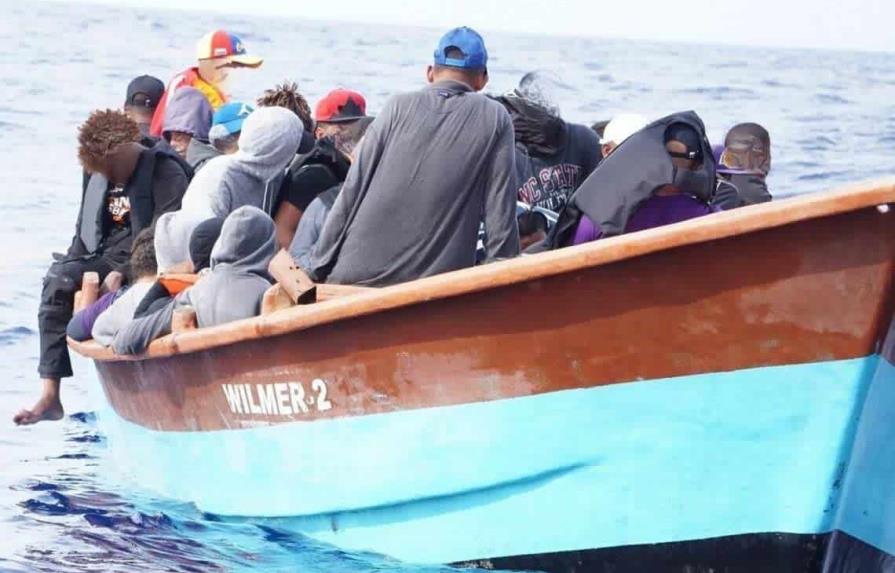 Puerto Rico repatria a 69 dominicanos llegados a la isla Mona en múltiples viajes