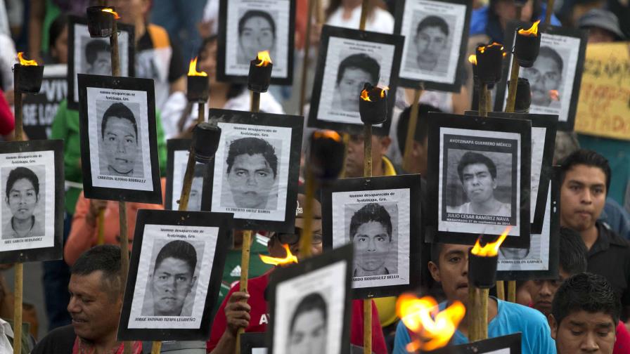 Denuncian Estado mexicano oculta información sobre el caso Ayotzinapa