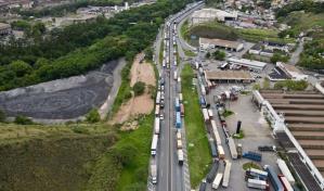 Los bolsonaristas que bloquean carreteras: No aceptamos el fraude