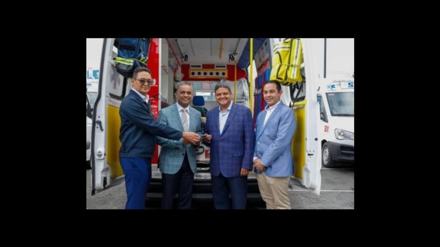 Sistema 9-1-1 entrega 33 ambulancias al SNS para fortalecer atenciones a emergencias