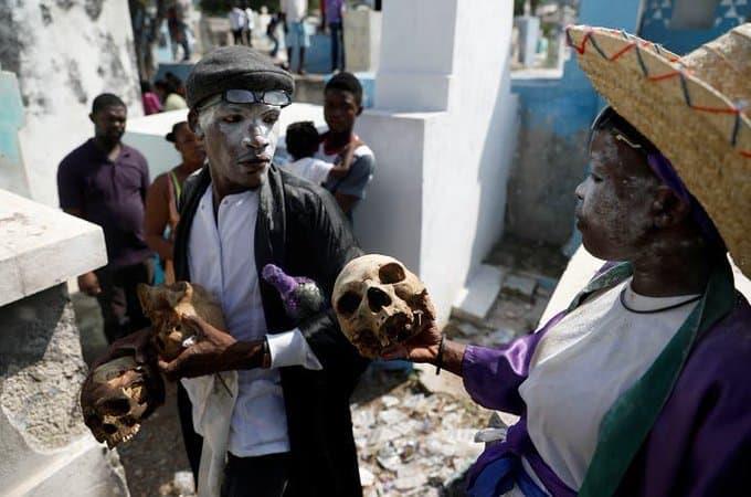 Haití celebra su fiesta vudú de los muertos pese a la crisis y la inseguridad