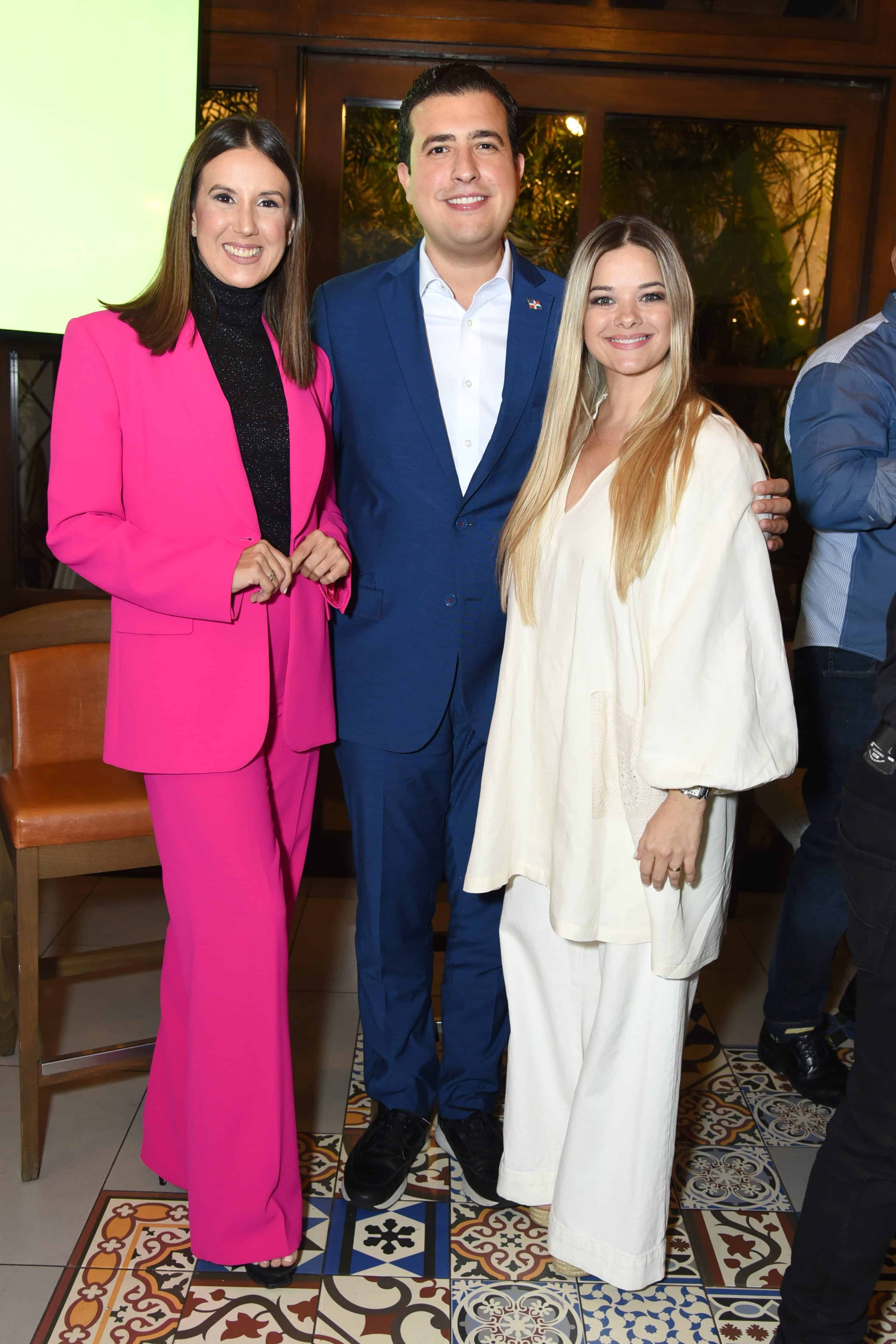 Katherine Hernández, Jorge Feliz Pacheco y Catherine Lemoine.