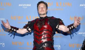 Elon Musk se disfraza de Campeón del diablo en fiesta de Halloween