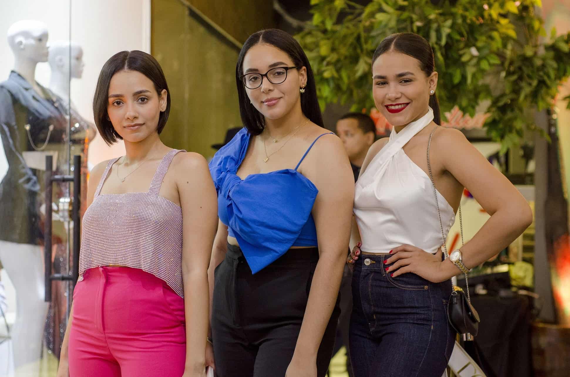 Arlette Ferrera, Massiel de la Cruz y  Jazmin Ferrera.