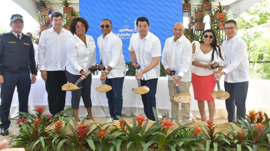 Turismo inicia reconstrucción vía de acceso a la Playa Macao, en Verón, Punta Cana