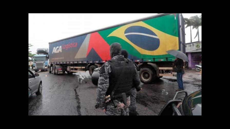 El bolsonarismo va a las puertas de los cuarteles y pide un golpe contra Lula